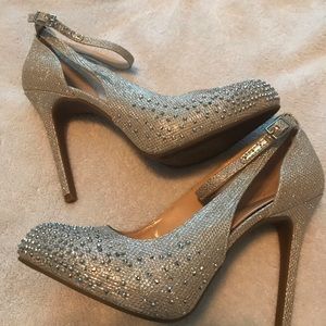 Jessica Simpson gold bling pumps